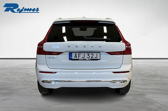 Volvo XC60 4 of 17