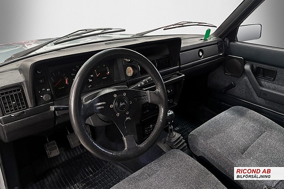 Volvo 245 18 of 28