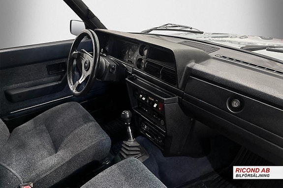 Volvo 245 15 of 28