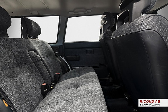 Volvo 245 17 of 28