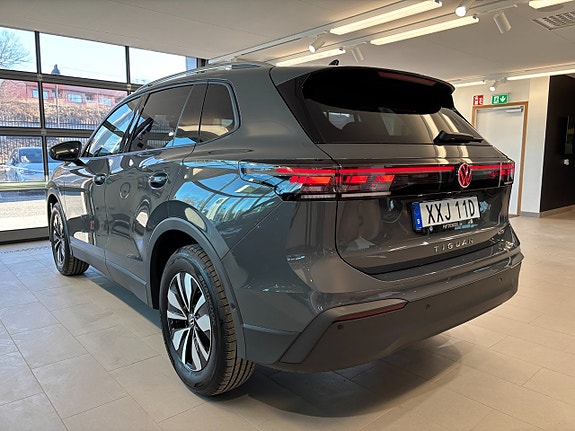 Volkswagen Tiguan 8 of 27