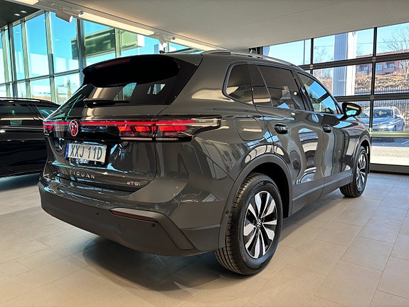 Volkswagen Tiguan 6 of 27