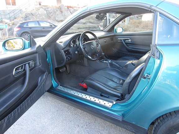 Mercedes-Benz SLK230 5 of 9