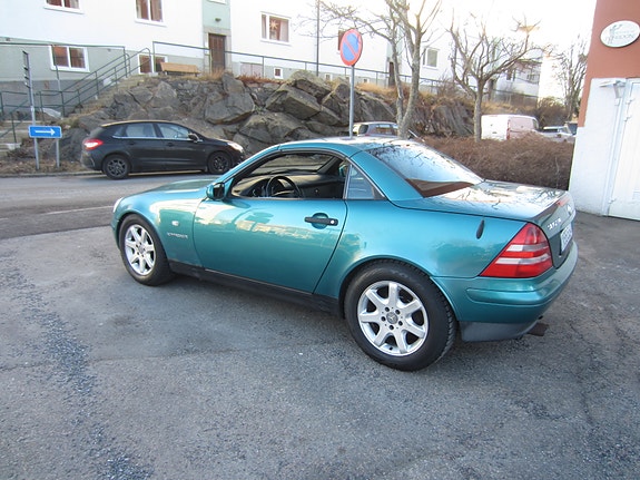 Mercedes-Benz SLK230 9 of 9