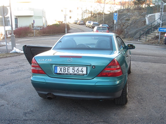 Mercedes-Benz SLK230 6 of 9