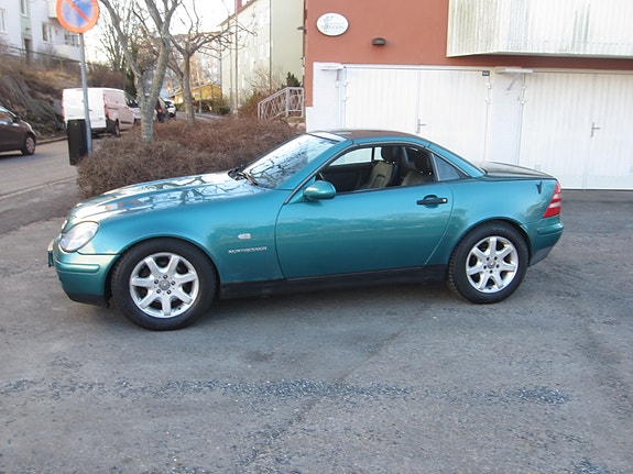 Mercedes-Benz SLK230 3 of 9