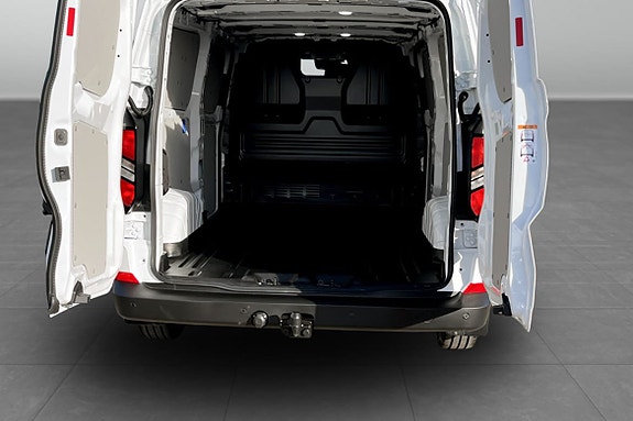 Ford Transit Custom 8 of 8