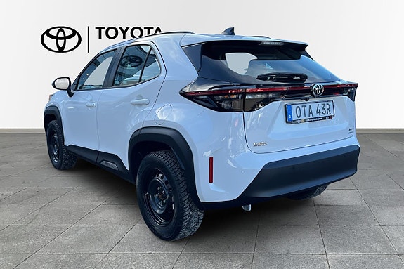 Toyota Yaris Cross 2 of 5