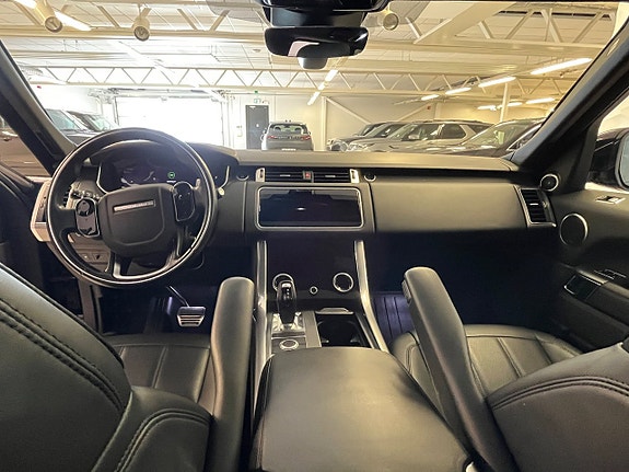Land Rover Range Rover Sport 8 of 10