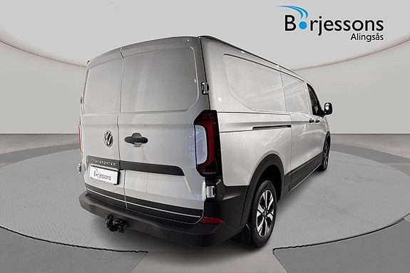 Volkswagen Transporter 3 of 5
