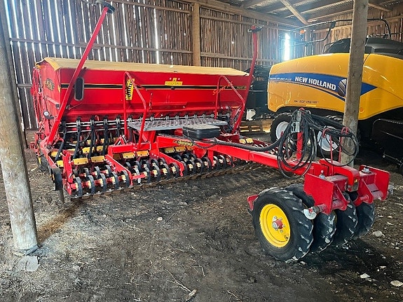 Väderstad Rapid 400C Super, frölåda