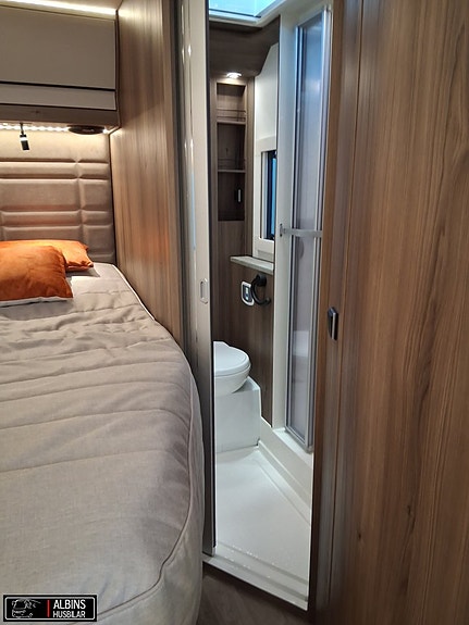 Kabe Travel Master Novum Compact 720 LXL 21 of 21