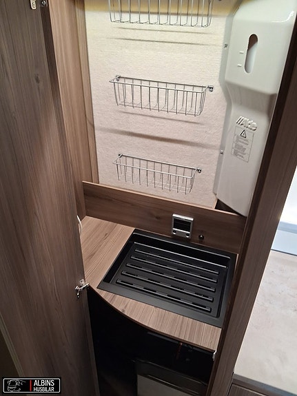 Kabe Travel Master Novum Compact 720 LXL 17 of 21