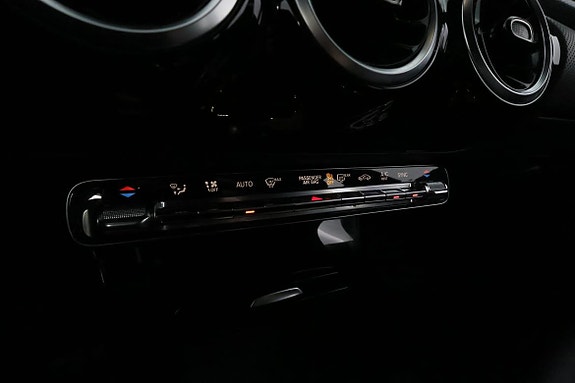 Mercedes-Benz CLA200 21 of 30