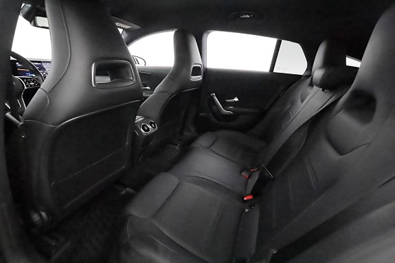 Mercedes-Benz CLA200 18 of 30