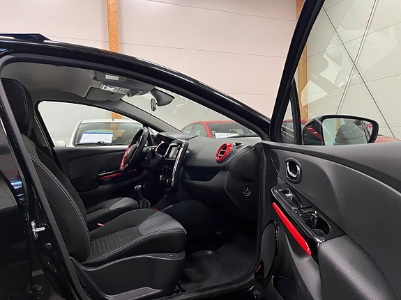 Renault Clio 9 of 14