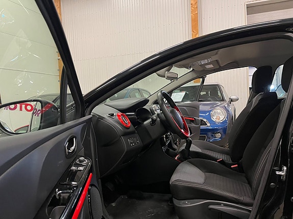 Renault Clio 14 of 14