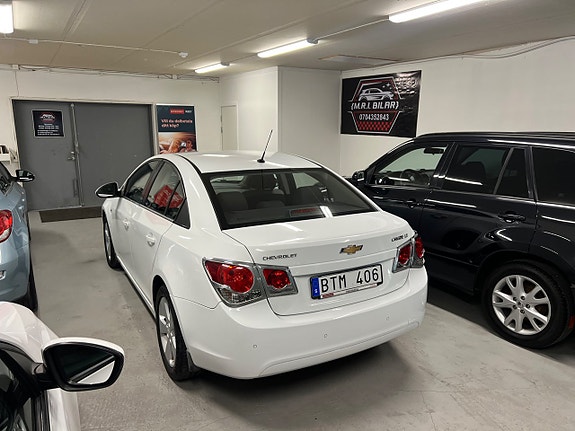 Chevrolet Cruze 4 of 5