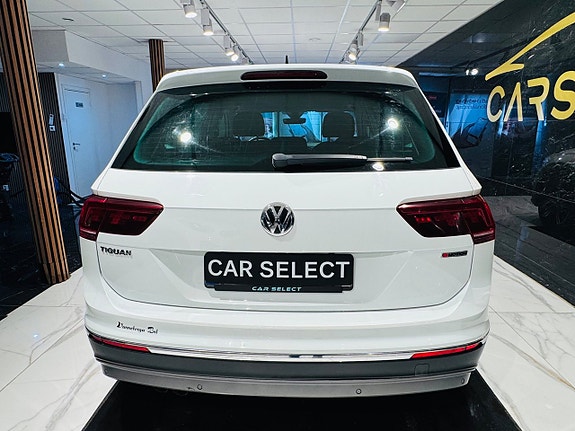Volkswagen Tiguan 4 of 27