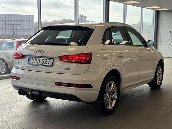 Audi Q3 3 of 5