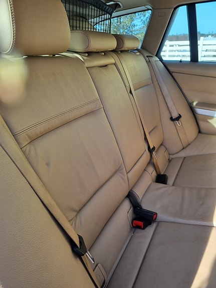 BMW 330d 4 of 5