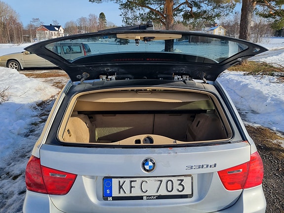 BMW 330d 6 of 6