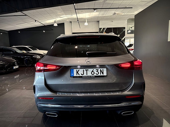 Mercedes-Benz GLA200 30 of 30