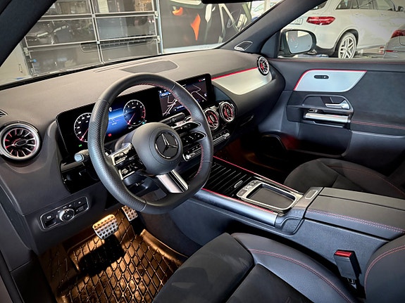 Mercedes-Benz GLA200 12 of 30