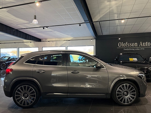 Mercedes-Benz GLA200 10 of 30