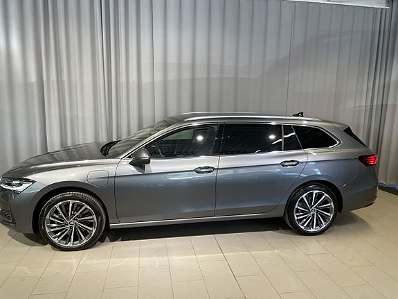 Skoda Superb 2 of 5