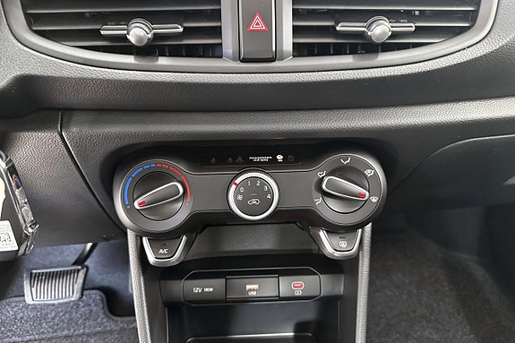 Kia Picanto 13 of 15