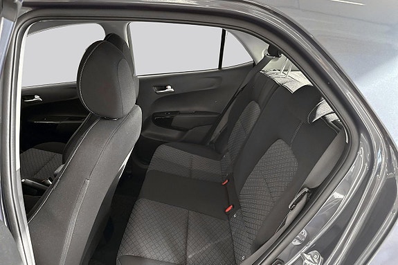 Kia Picanto 9 of 15