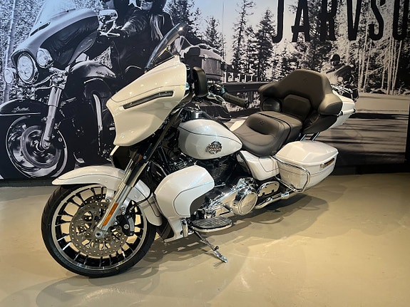 Harley-Davidson Street Glide Limited 6 of 21