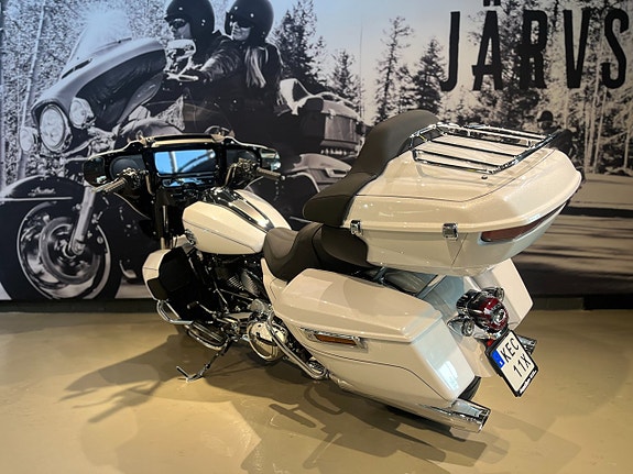 Harley-Davidson Street Glide Limited 8 of 21