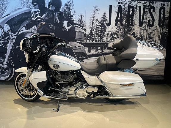 Harley-Davidson Street Glide Limited 7 of 21