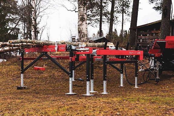 SILVALOG Stockbord är ett hydrauliskt drivet matarbord