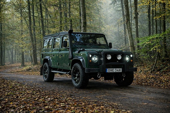 Land Rover Defender 110 5 of 5