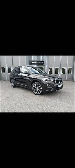 BMW X1 2 of 5