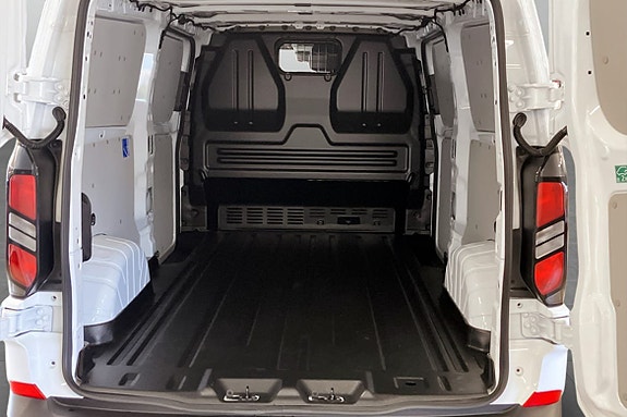 Ford Transit Custom 7 of 7