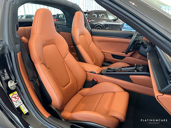 Porsche 911 9 of 26