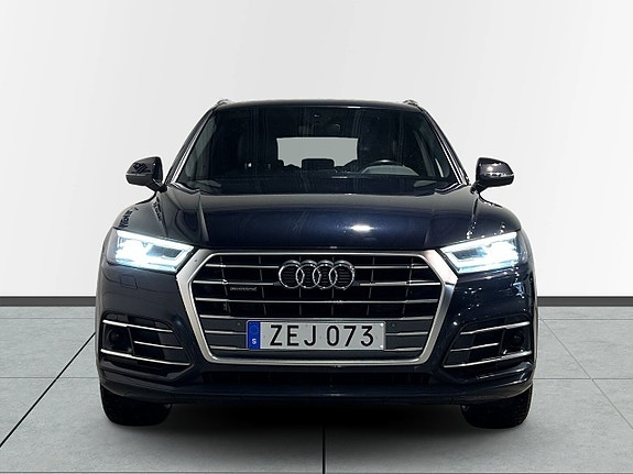 Audi Q5 2 of 5