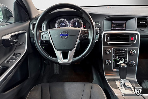Volvo V60 8 of 16