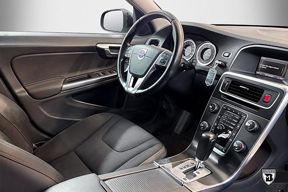 Volvo V60 11 of 16