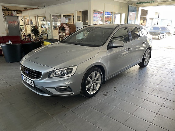 Volvo V60 2 of 6