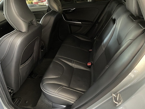 Volvo V60 4 of 6