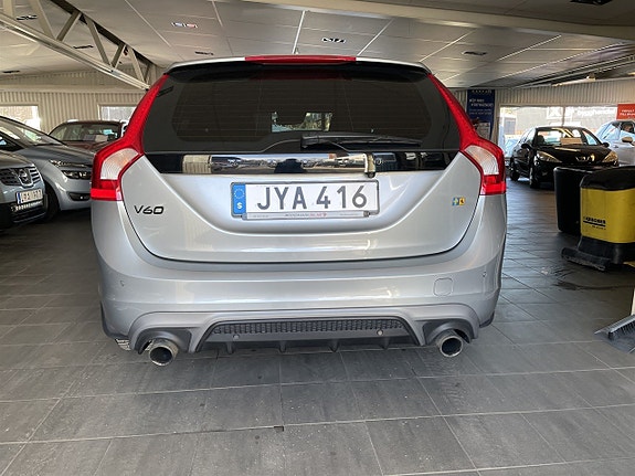 Volvo V60 3 of 6