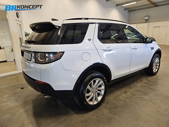 Land Rover Discovery Sport 3 of 5
