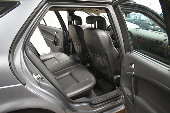 Saab 9-5 13 of 17
