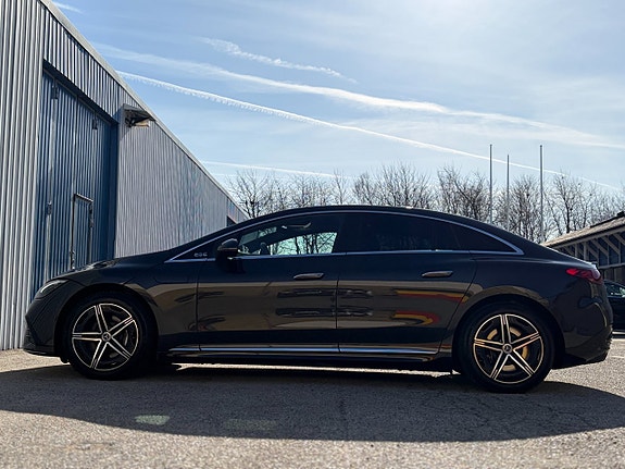 Mercedes-Benz EQE300 9 of 23