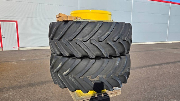 Nya JD-gula Stock dubbelmontage med  BKT IF 710/75R42 7 of 7